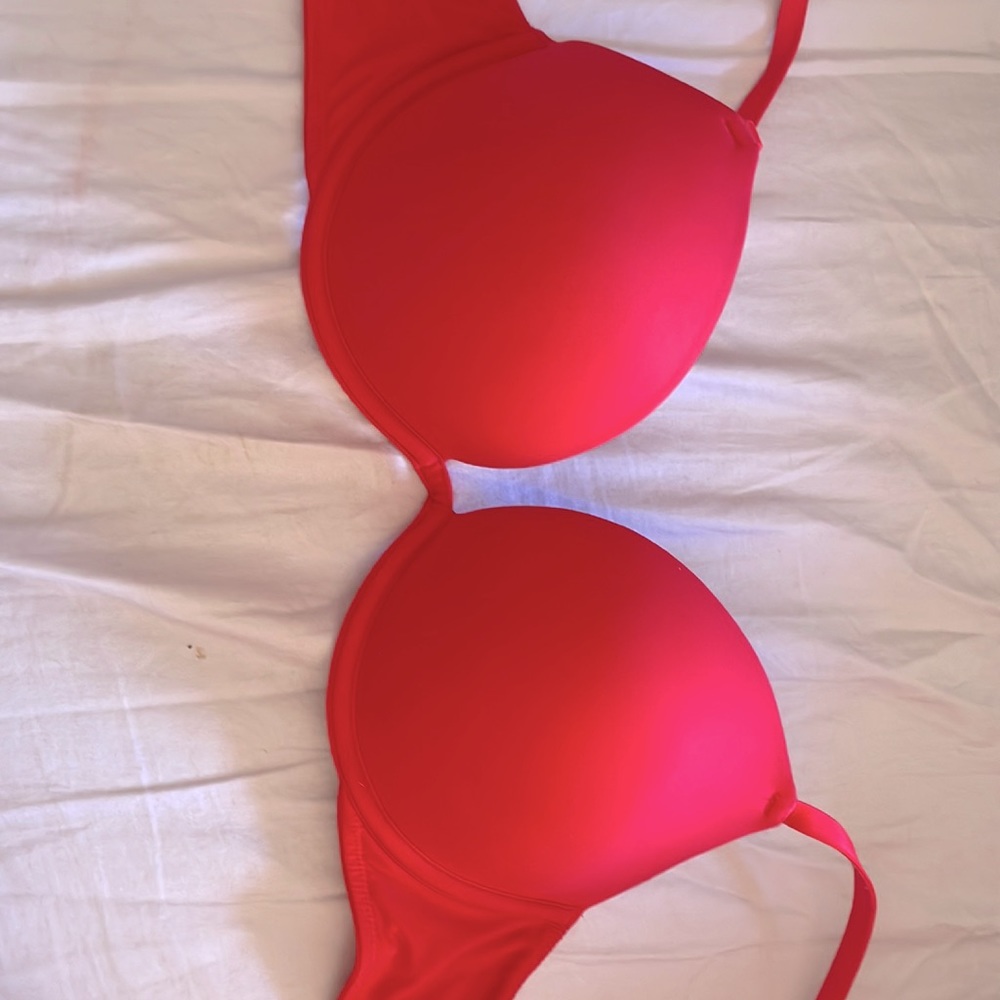 Red Victoria secret push up bra size 32D